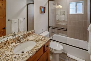 Badewanne, Haartrockner