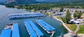 Dover Bay | Sleeps up to 10 | Private Hot Tub