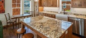 Dover Bay | Sleeps up to 10 | Private Hot Tub