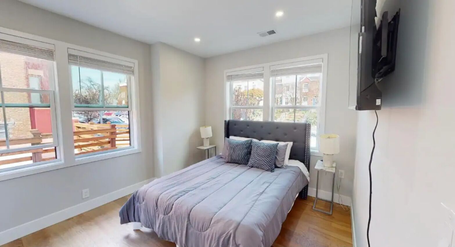 Cozy corner house in DC - Unit 1