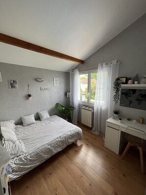 5 Schlafzimmer, Bügeleisen/Bügelbrett, kostenloses WLAN, Bettwäsche