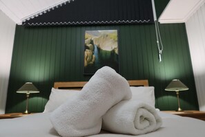 3 chambres, fer et planche à repasser, Wi-Fi gratuit, draps fournis