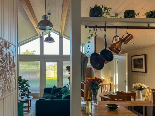 A cottage that sleeps 6 guests  in 3 bedrooms