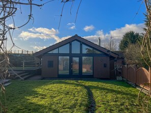 Exterior - A cottage that sleeps 6 guests  in 3 bedrooms (Yanwath)