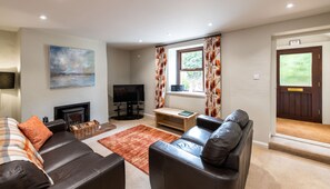 TV, fireplace, foosball - A cottage that sleeps 2 guests  in 1 bedroom (Sebergham)