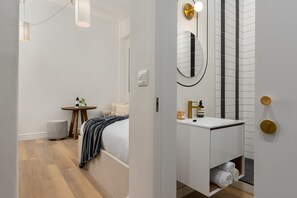 Superior Studio | Bathroom - THE RESERVE (Cape Town)
