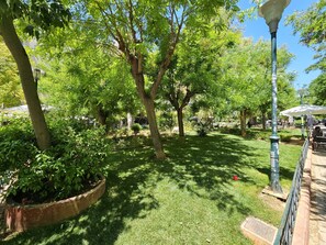 Exterior - Helen's Place (Athens)