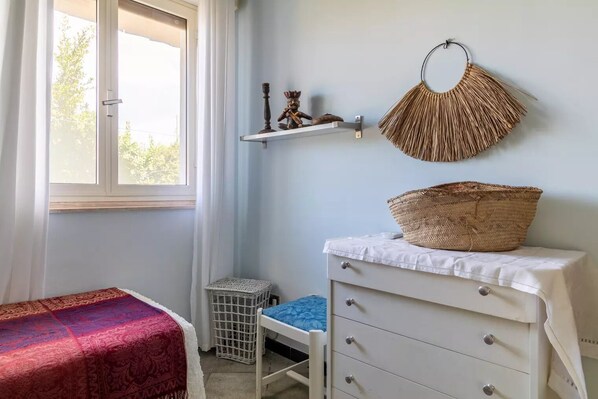 3 bedrooms, WiFi, bed sheets - Fabulous detached villa 5 minutes walk from the free beach (Santa Maria del Focallo)