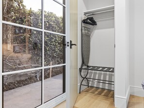 Interior - Casa Jardin Unit 4-Boutique Suite in Downtown Santa Barbara (Santa Barbara)