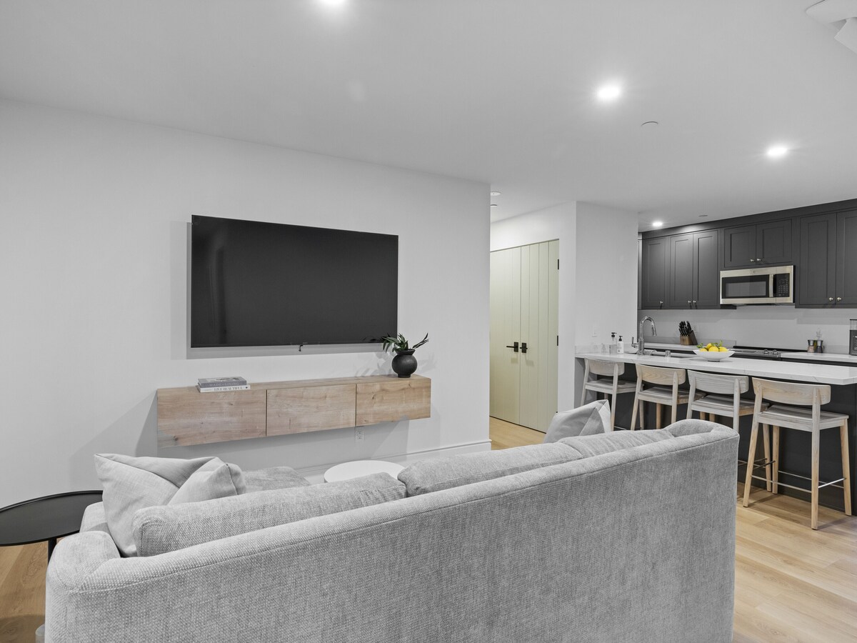 Casa Jardin Unit 13-Boutique Suite in Downtown Santa Barbara