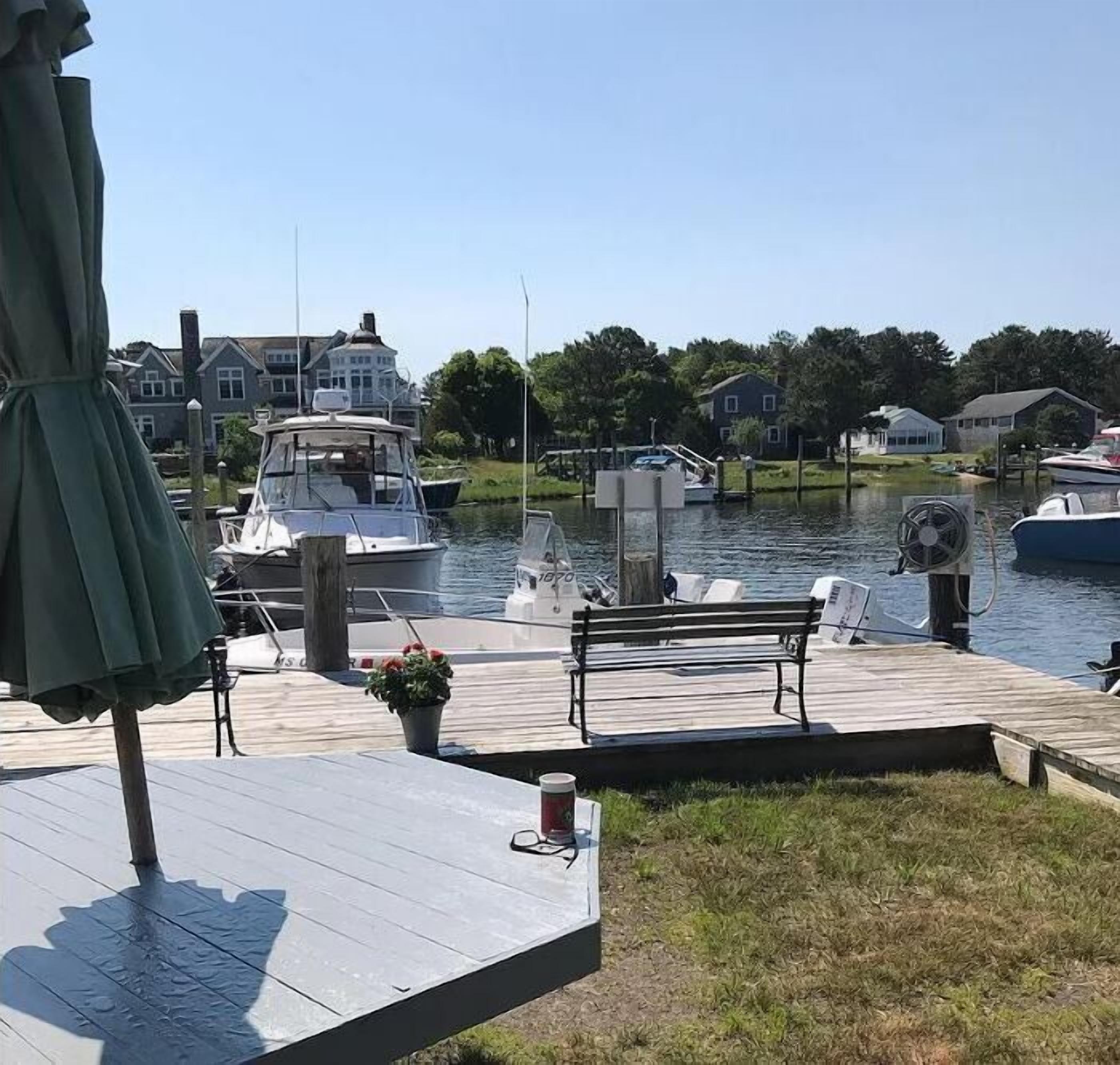Quaint Cottage With Direct Water Access to Waquoit Bay (2304)