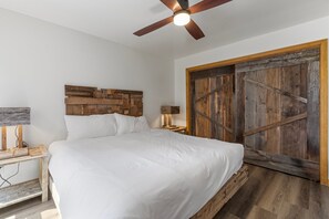 1 bedroom, desk, iron/ironing board, free WiFi - Updated Modern In-Town Condo | Pool | Hot Tub (Durango)