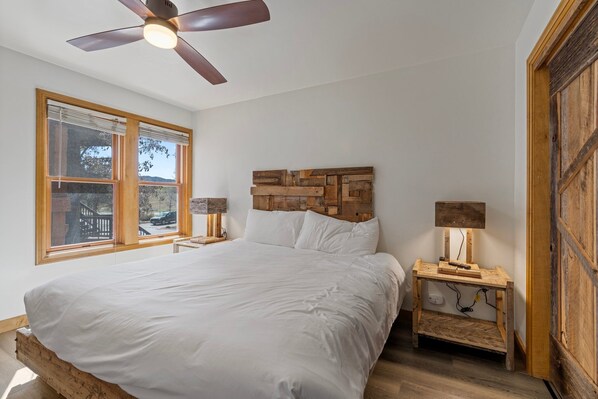 1 غرفة نوم ومكتب ومكواة/لوح كي وواي فاي مجانًا