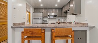 Updated Modern In-Town Condo | Pool | Hot Tub