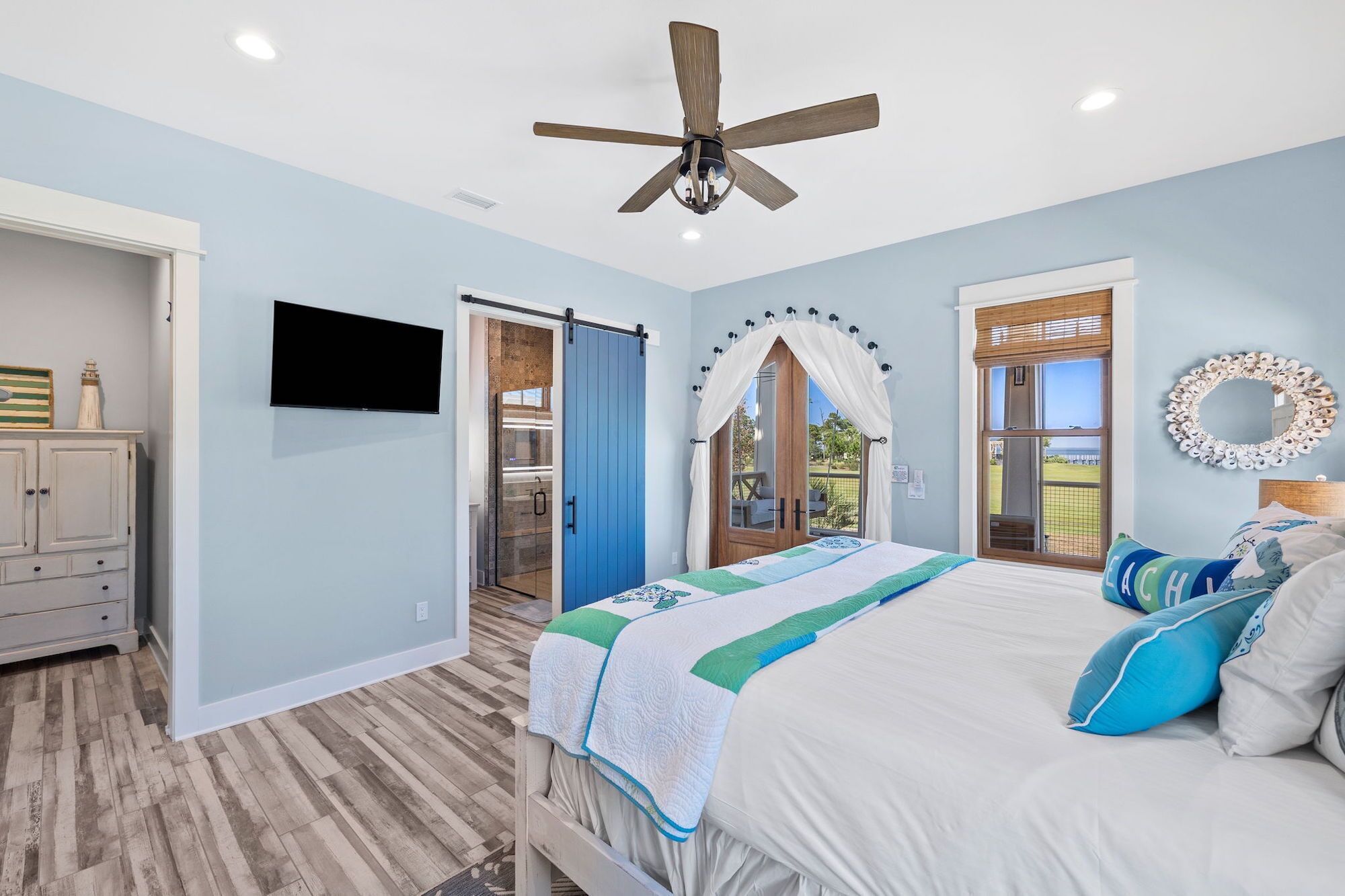 Gulf Views and Resort Amenities! Community Pool!