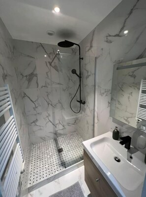 Hair dryer, towels