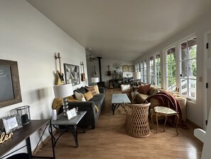 Smart TV, fireplace, DVD player, books - RnR on the Lake - A Serene Lake House with Private Dock and Breathtaking Views! (Lower Lake)