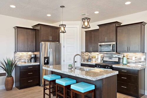 Hot Tub Overlooking Snow Canyon - 4BR on the 18th