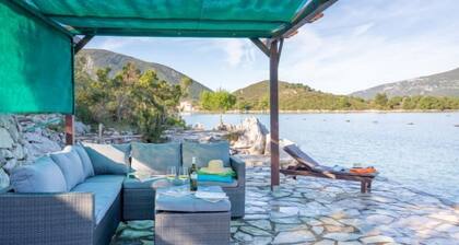 Waterfront Oasis by Interhome