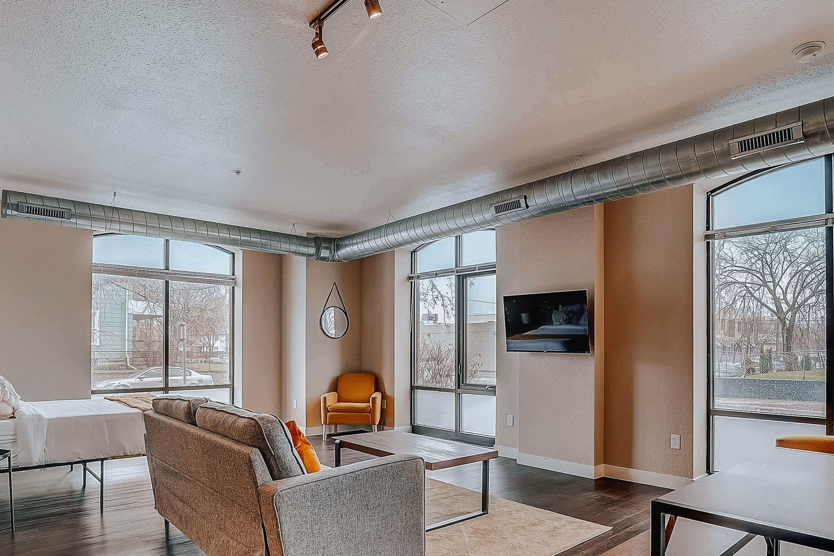 Frontdesk | Relaxing Open Studio Apt near UM