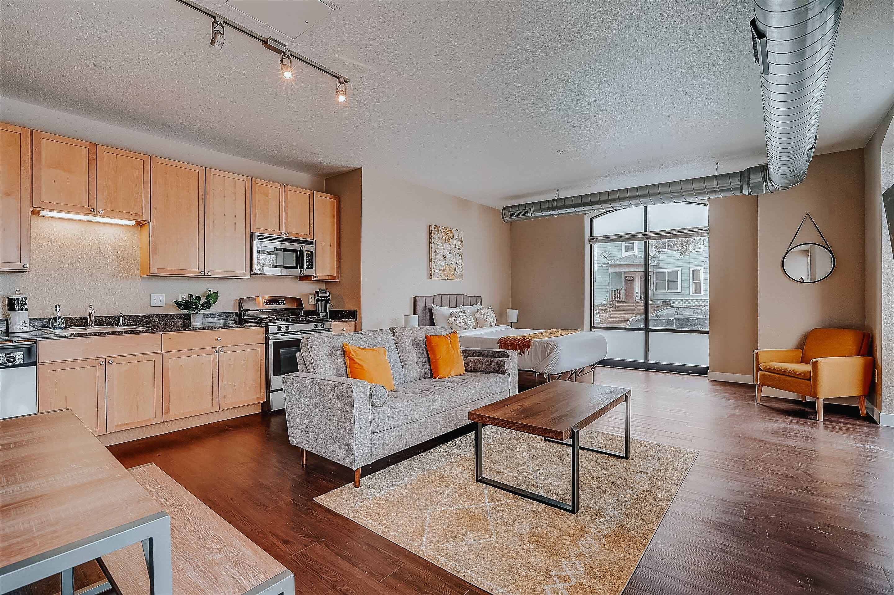 Frontdesk | Relaxing Open Studio Apt near UM