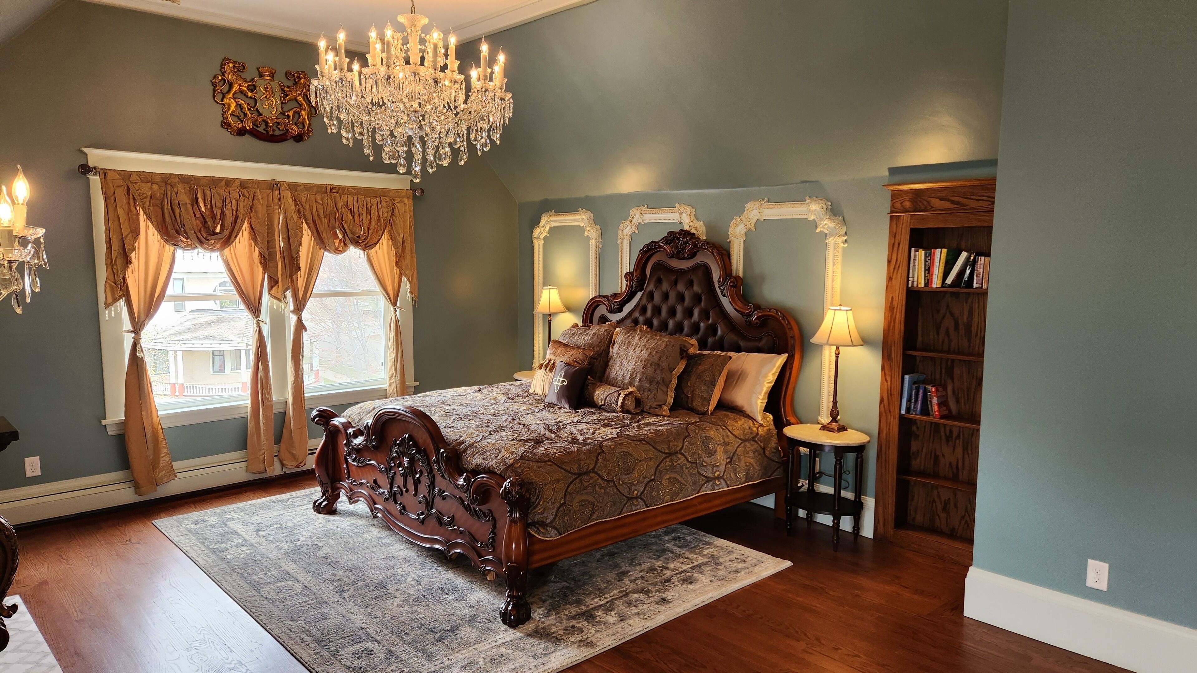 Victorian Mansion 1 Mile from Downtown Minneapolis