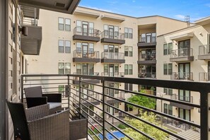 Property grounds - TWO Modern Waterfront CozySuites sidebyside (Tempe)