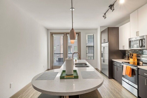 Fridge, microwave, oven, stovetop - TWO Modern Waterfront CozySuites sidebyside (Tempe)