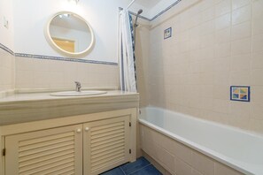 Kombination af bruser/badekar, bidet