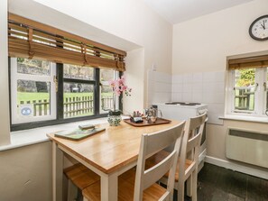 Dining - AQUEDUCT COTTAGE, pet friendly, with open fire in Penperlleni (Abergavenny)
