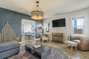 Televisión y oficina 