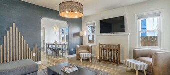 Pikes Estate! Holiday Home w Game Room! Sleeps 24!