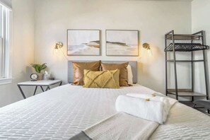 7 bedrooms, desk, iron/ironing board, WiFi