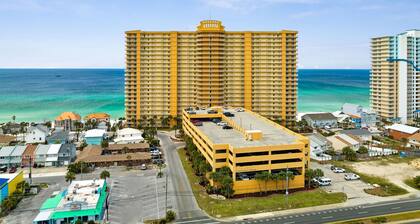 Gulf-Front Condo Free Beach Chairs Treasure Island 2BR/2BA on Thomas Drive!