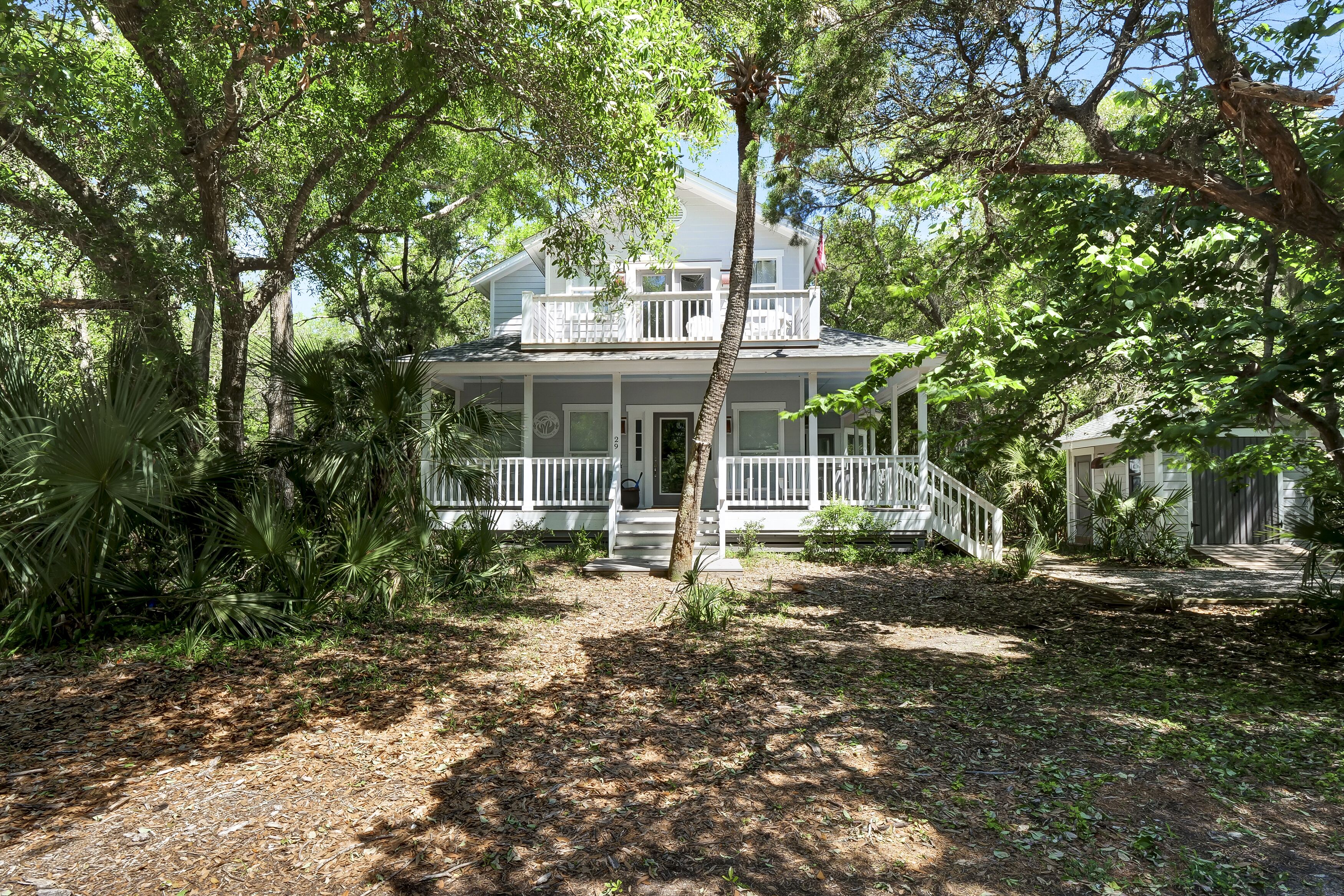 4 Night Summer Minimum: Charming Cottage. Shellington III offers all you need fo