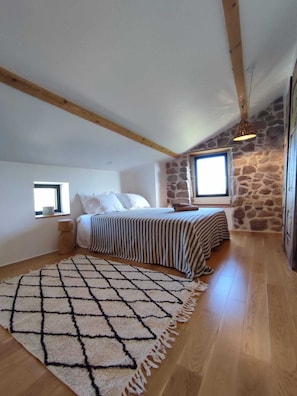 4 bedrooms, WiFi, bed sheets