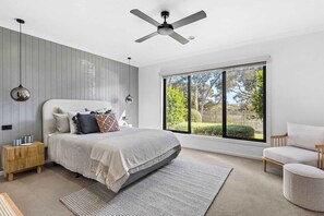 4 bedrooms, desk, iron/ironing board, WiFi