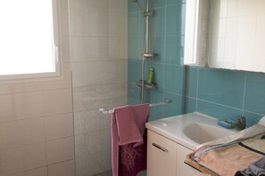 Ducha y secador de pelo