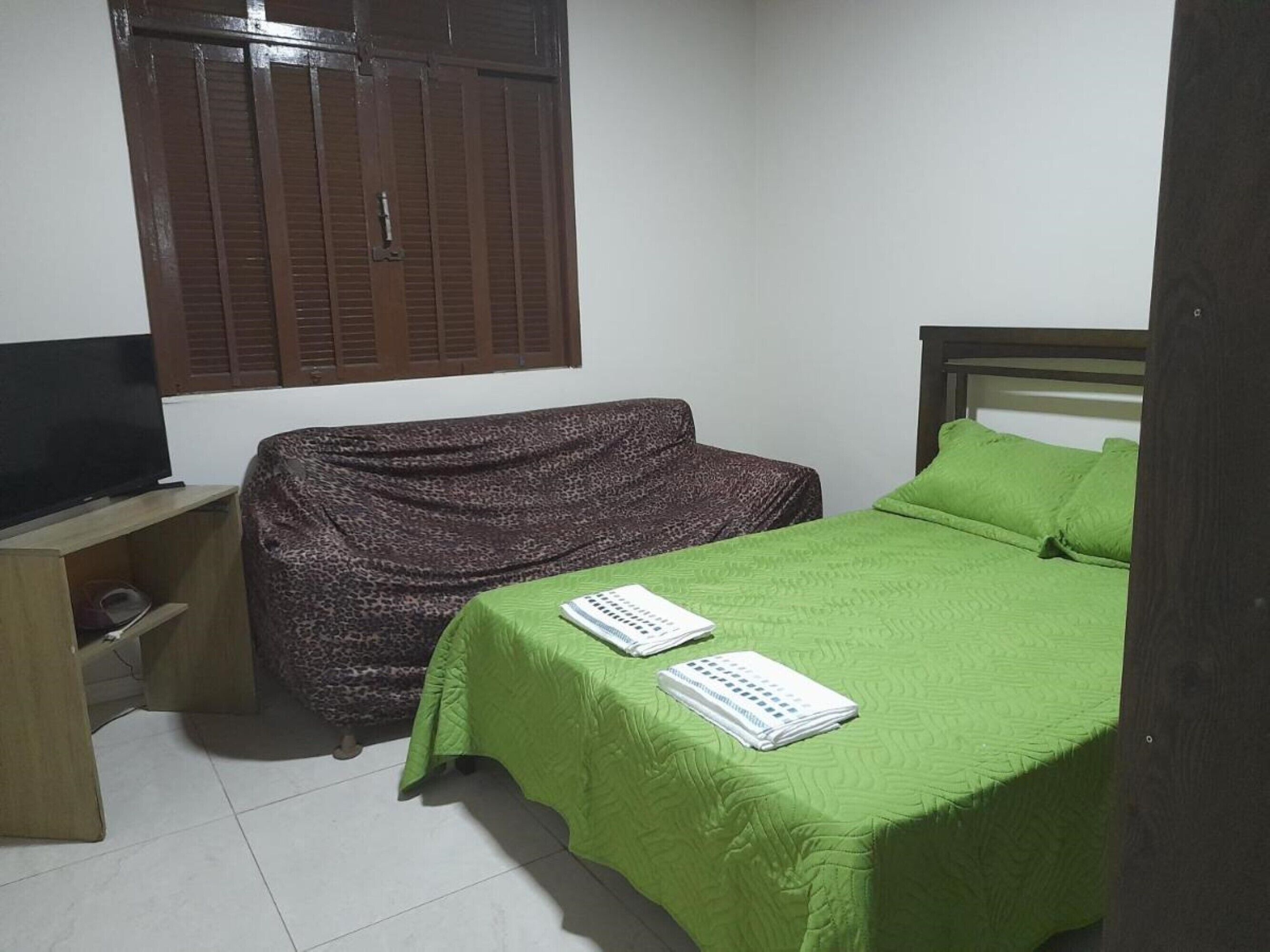 3 quartos, Wi-Fi de cortesia, roupa de cama