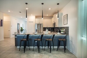 Fridge, microwave, oven, stovetop - Luxury Villa with Private Pool near Disney (Davenport)