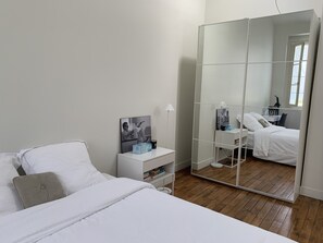 1 chambre, lit parapluie, Wi-Fi, draps fournis