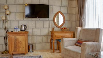 Deluxe Room, 1 Bedroom | 1 bedroom, minibar, in-room safe, individually decorated