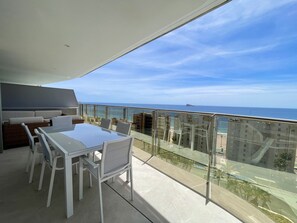 Outdoor dining - STUNNING APARTMENT SUNSET CLIFFS (R168) (Benidorm)