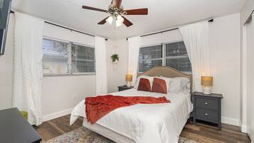 2 bedrooms, iron/ironing board, WiFi, bed sheets