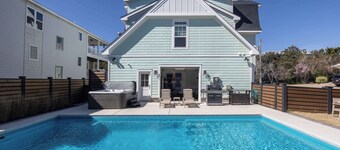 Bayberry House  Luxury, Modern, Steps to the Beach