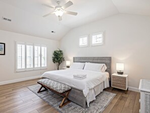 3 多间卧室、熨斗/熨衣板、旅行婴儿床、WiFi