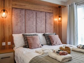 3 quartos, Wi-Fi de cortesia, roupa de cama