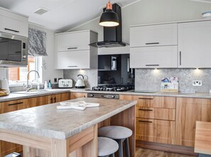 Dishwasher, cookware/dishes/utensils