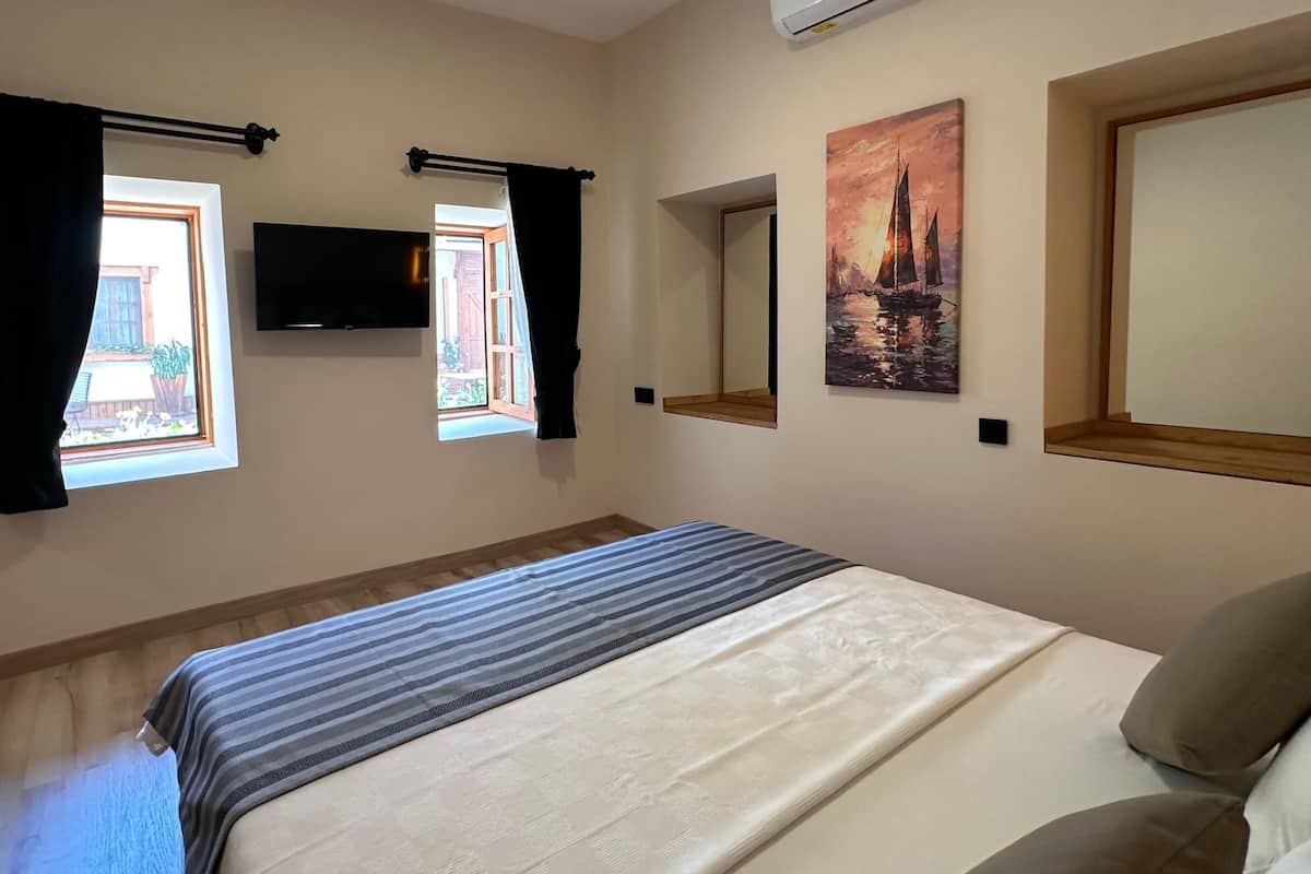 Suite junior | 1 habitación, caja de seguridad en la habitación y insonorización