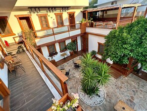 Terrace/patio - Bodrum Konağı (Bodrum)